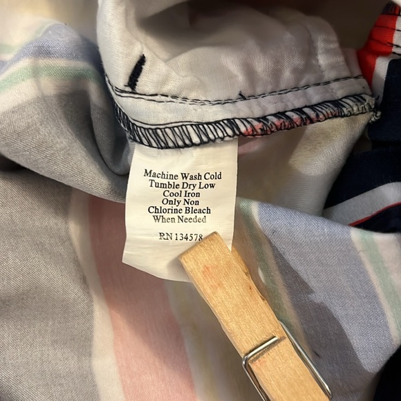 Vineyard Vines Striped Shorts - Size 6 - Picture 3 of 9